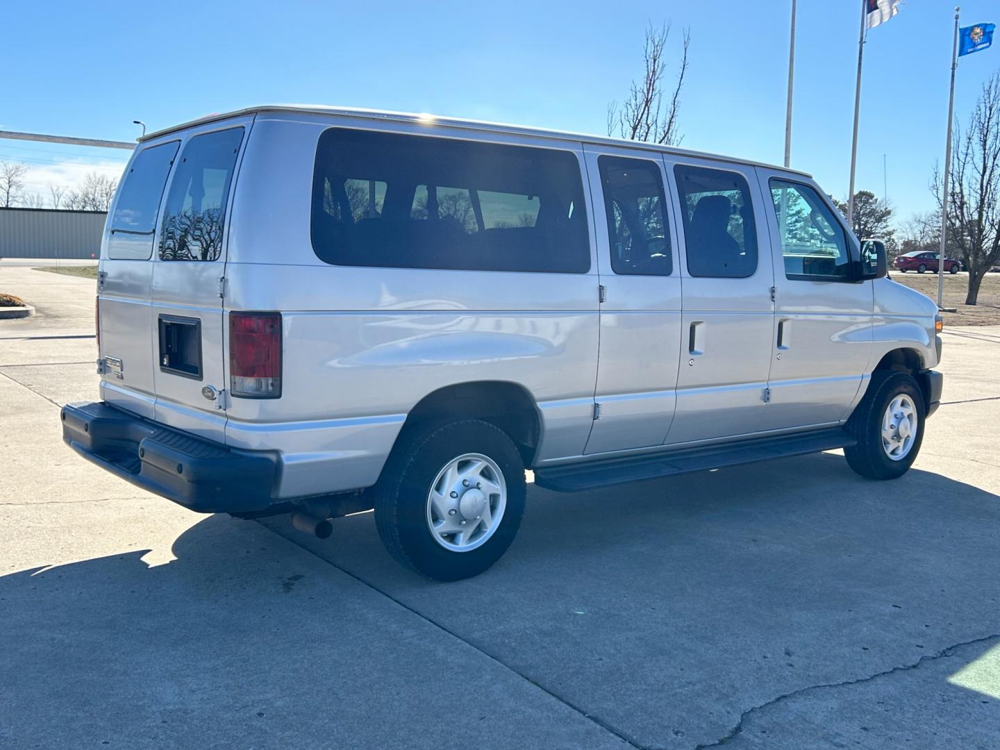 2012 Silver /Gray Ford E-Series Wagon (1FBNE3BL9CD) with an 5.4L V8 SOHC 16V engine, located at 17760 Hwy 62, Morris, OK, 74445, (918) 733-4887, 35.609104, -95.877060 - Photo#4